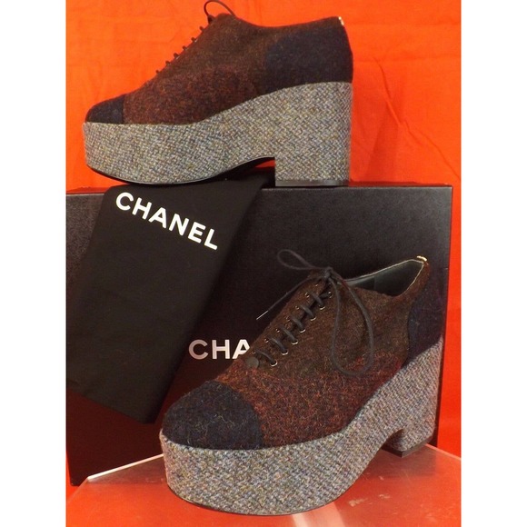NIB CHANEL G31343 BURGUNDY TWO TONE TWEED CC PLATFORM OXFORDS WEDGE HEEL 39.5 9 - Picture 2 of 12